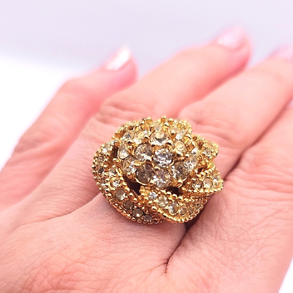 5/$25 Vintage Goldtone Crystal Floral Cocktail Ring